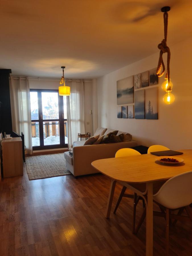 Tuhogarencerler Taquilla Parking En Pistas Apartman Kültér fotó